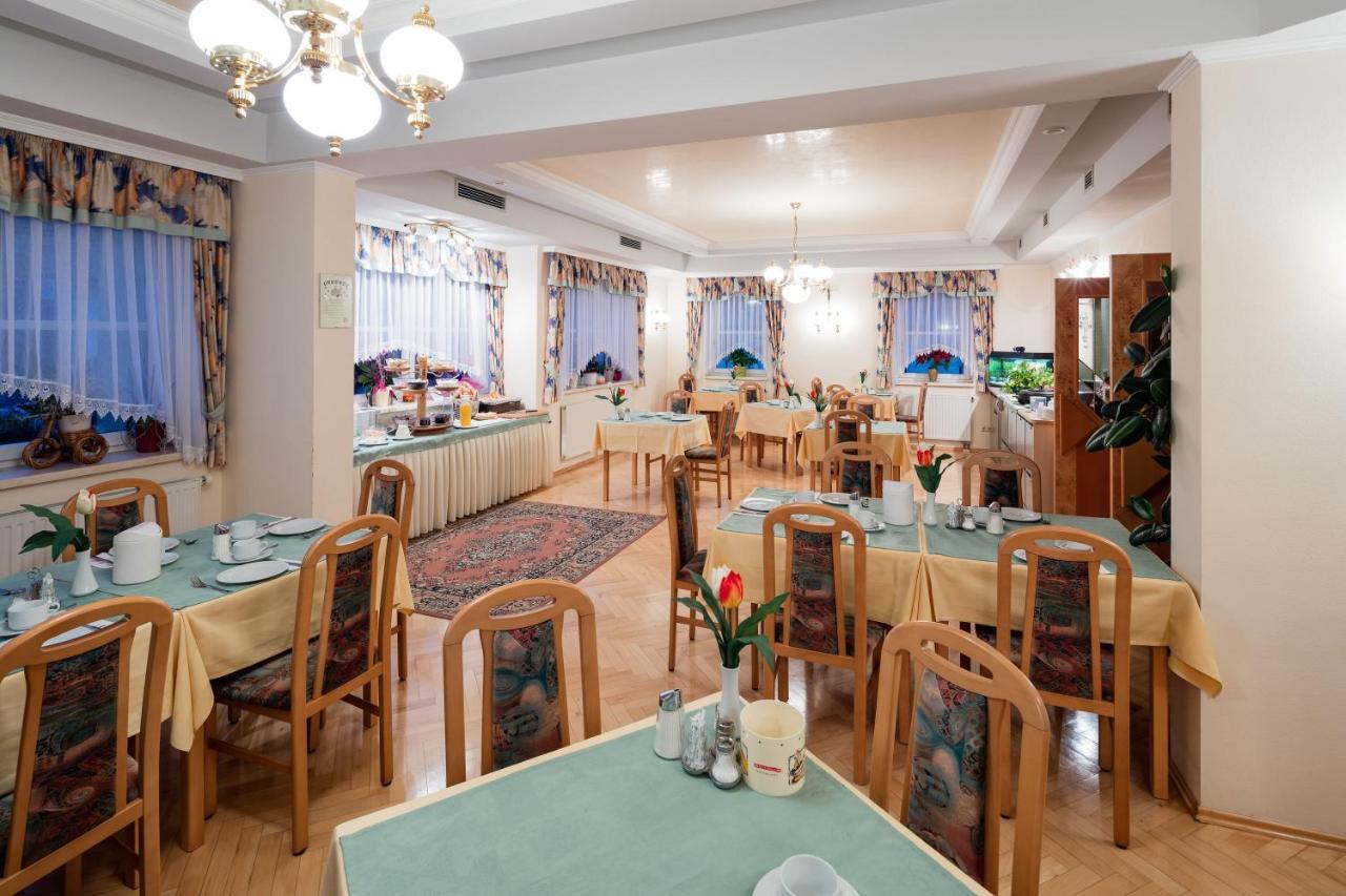 Gasthaus Pension Zum Lustigen Steirer Брук-ан-дер-Мур Екстер'єр фото